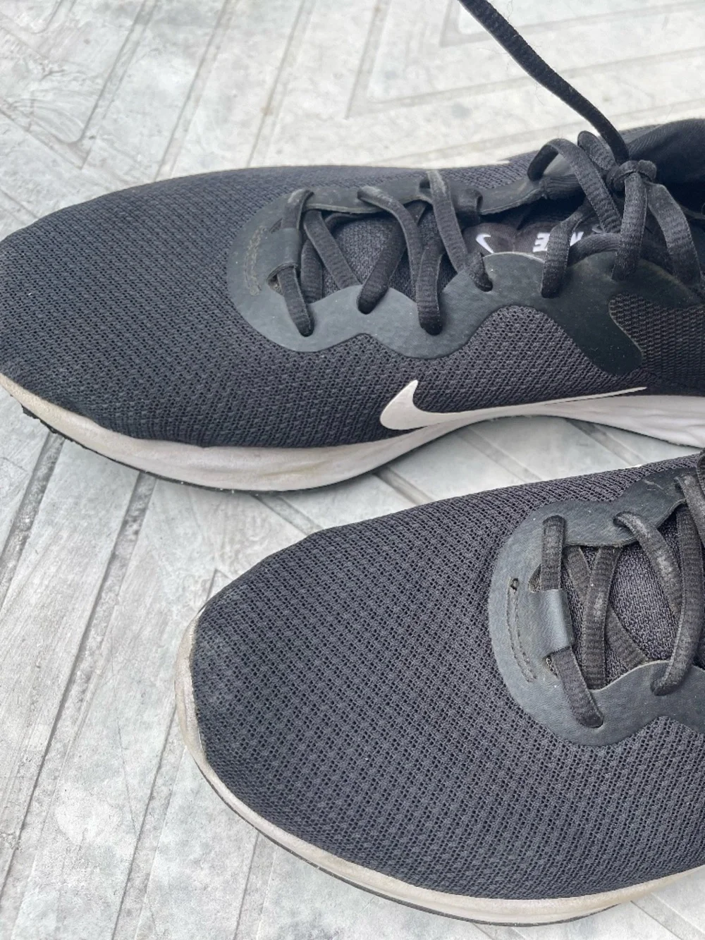 Nike men running